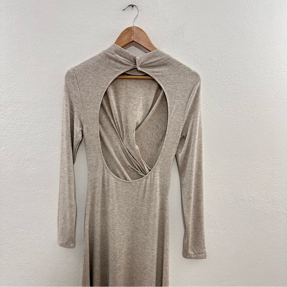 ASTR The Label Open Back Long Sleeve Midi Dress - Picture 5 of 6